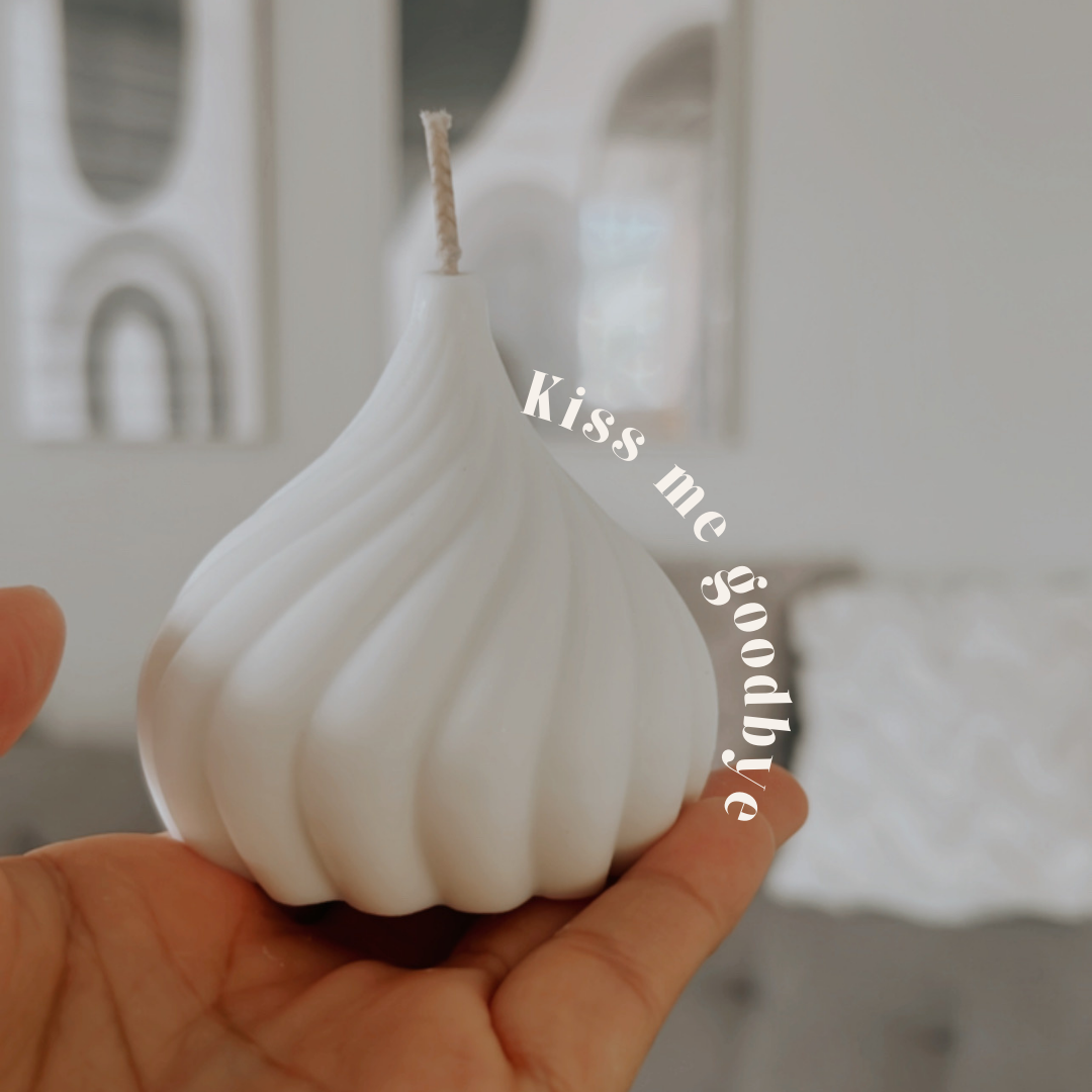 Kiss me goodbye Candle