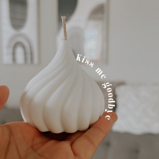 Kiss me goodbye Candle